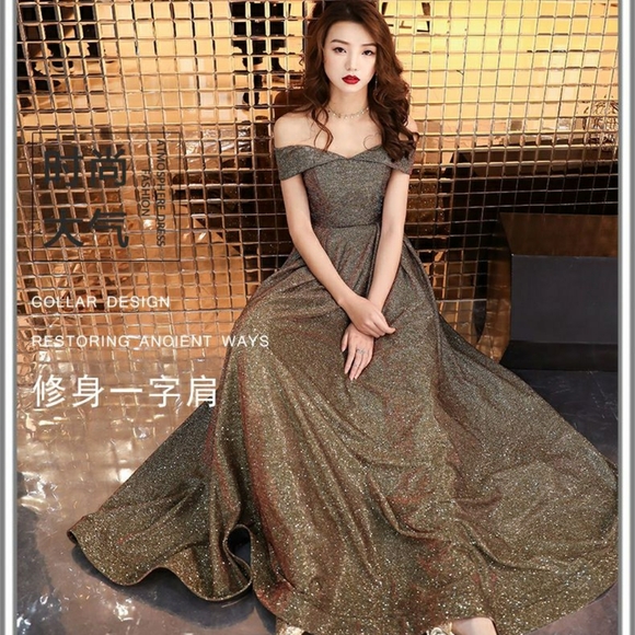 Evening gown - Picture 2 of 7